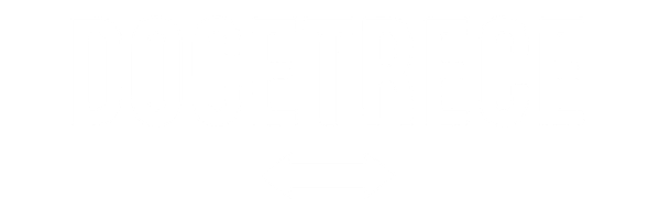 Logo oficial de Sanguchería DoceTrece en Chile, tipografía blanca sobre fondo negro e ícono de flechas del local